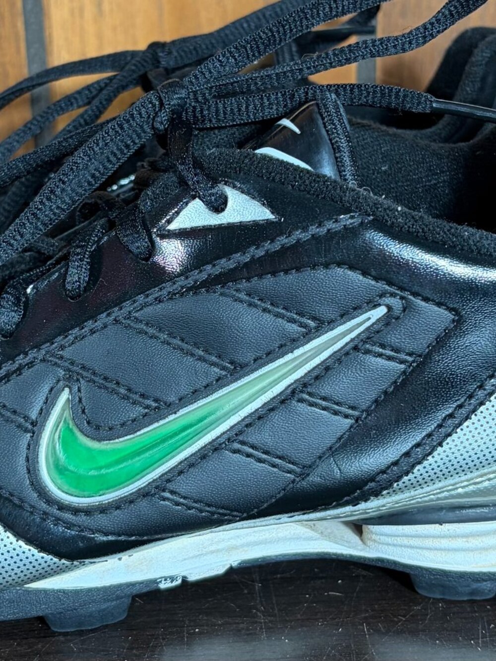 Nike Expand Tech Athletic Cleats Black Silver w/ Bright Green Swoosh Sz 5Y